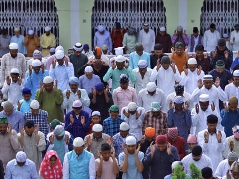 आज मुस्लिम धर्मावलम्बीहरुको दोस्रो महान् पर्व: `बकर इद´ देशभर मनाउँदै आज मुस्लिम धर्मावलम्बीहरुको दोस्रो महान् पर्व: `बकर इद´ देशभर मनाउँदै