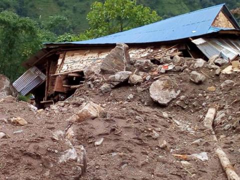 रोल्पामा गोठसहित घर पुरिँदा दुईजनाको मृत्यु, १० जना वेपत्ता र दुई जना घाइते रोल्पामा गोठसहित घर पुरिँदा दुईजनाको मृत्यु, १० जना वेपत्ता र दुई जना घाइते