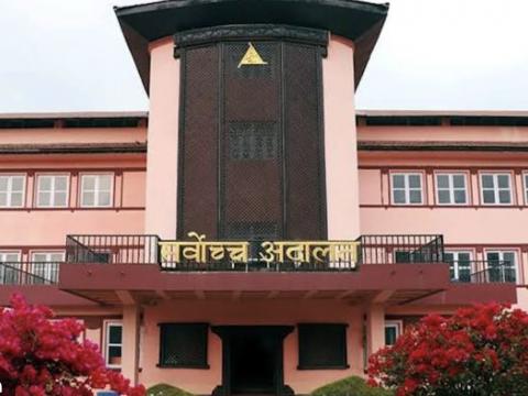 पक्राउ परेका व्यक्तिलाई हतकडी नलगाउन प्रहरीलाई सर्वोच्चको आदेश पक्राउ परेका व्यक्तिलाई हतकडी नलगाउन प्रहरीलाई सर्वोच्चको आदेश